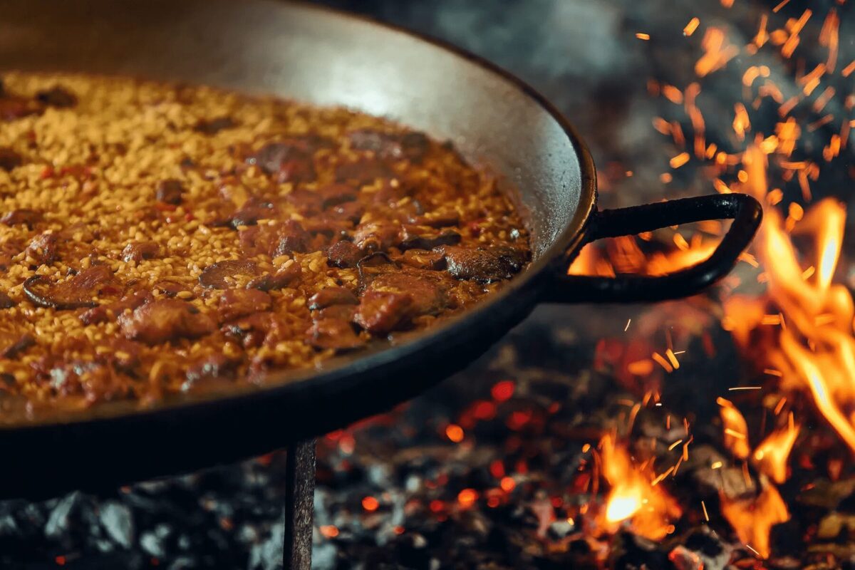 Leña Paella _ Courtesy of Mercado Little Spain .jpg