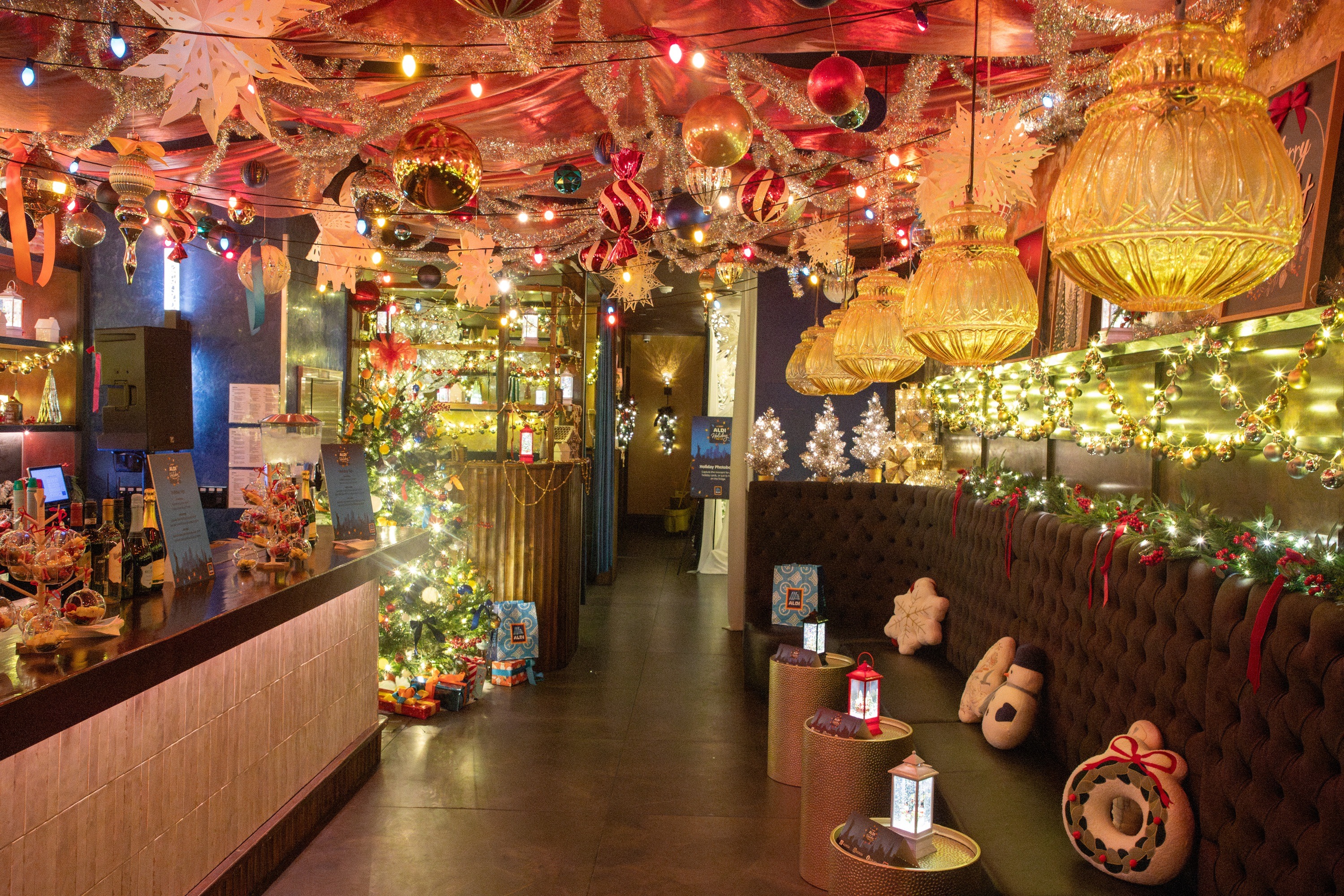 A Very ALDI Holiday Pop-up