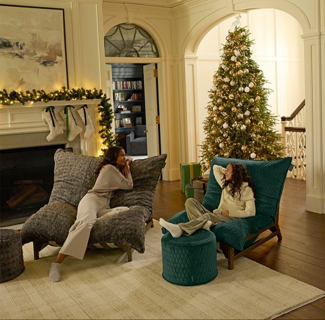 Lovesac Holiday Photos